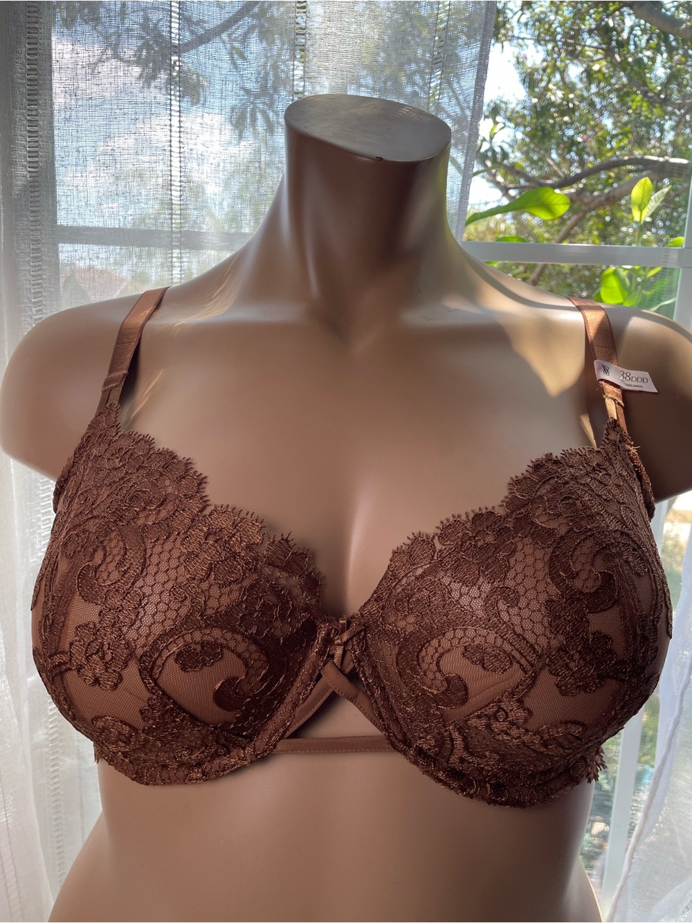 Victoria's Secret Brown Lace Underwire Bra with Floral Embroidery